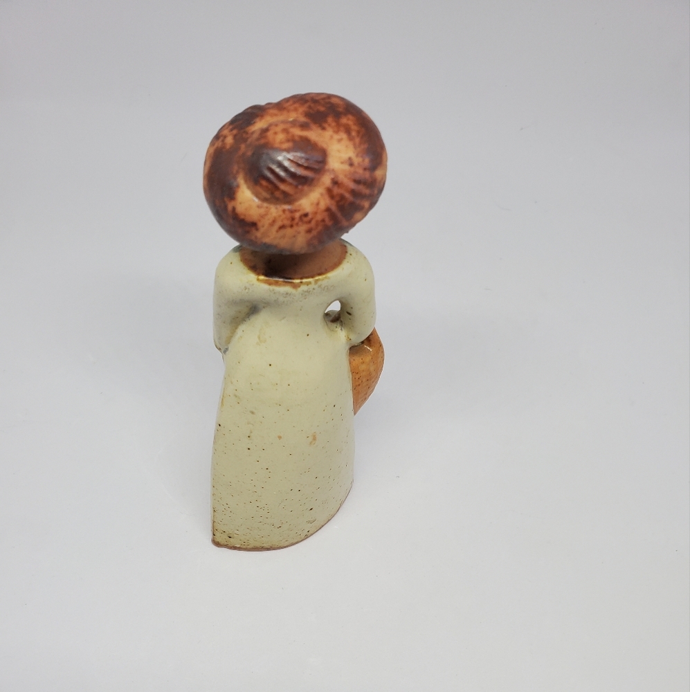 Vintage Stoneware Girl With Flower Basket - Made in Japan - Picture 6 of 10
